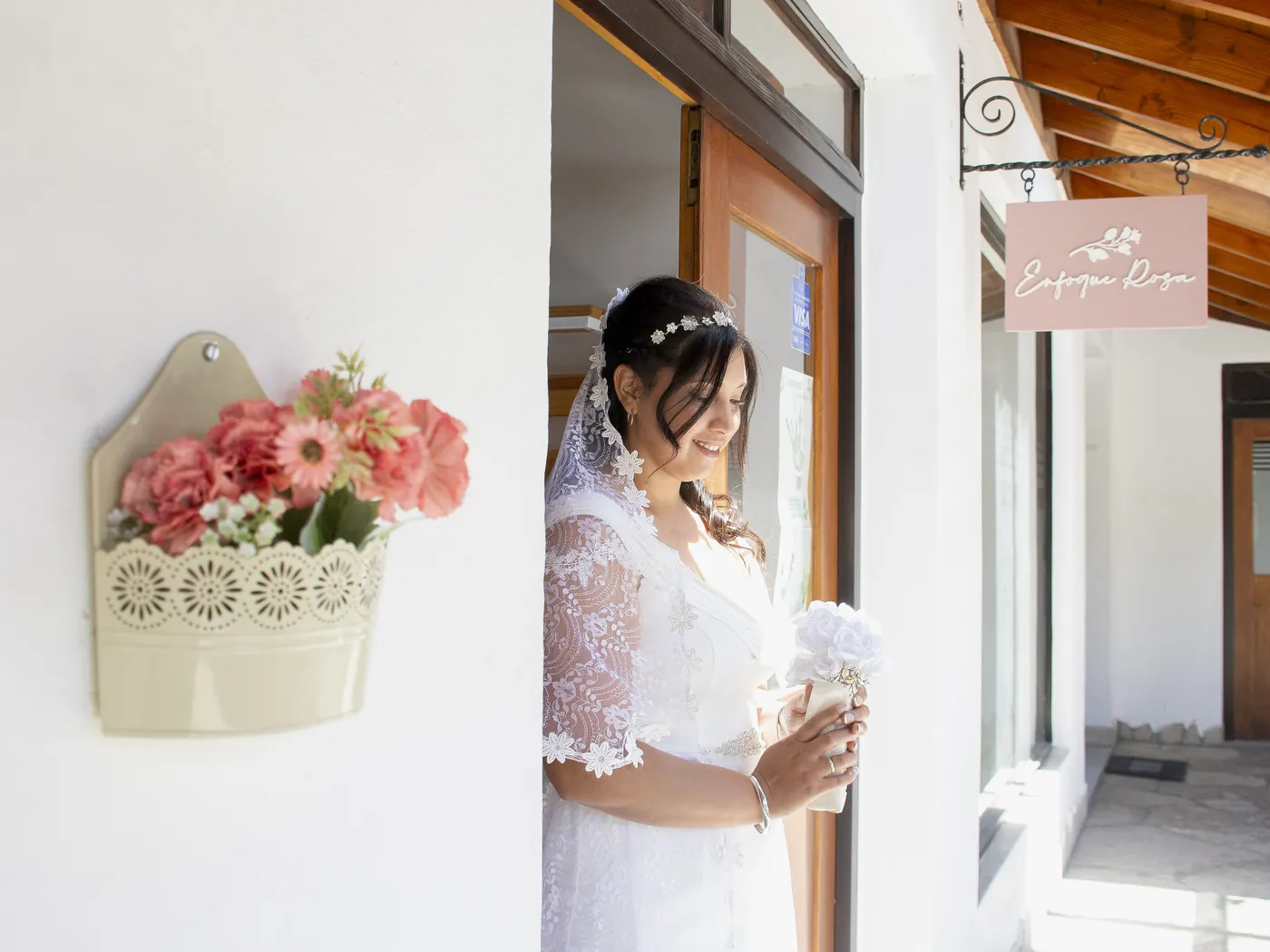 La novia, antes de salir – fotógrafo de casamientos en Villa La Angostura