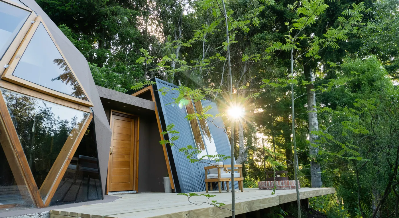 Domos frente al bosque – fotografía inmobiliaria en Villa La Angostura