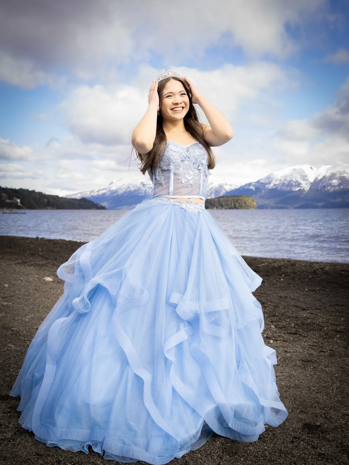 Vestido celeste en el lago Nahuel Huapi – fotógrafo de XV años en Villa La Angostura